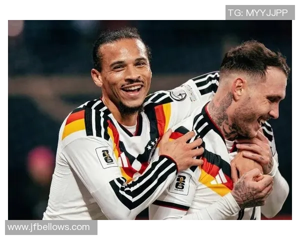 荷兰首相对足球明星的精彩评价引发广泛关注与讨论 荷兰首相对足球明星的精彩评价引发广泛关注与讨论