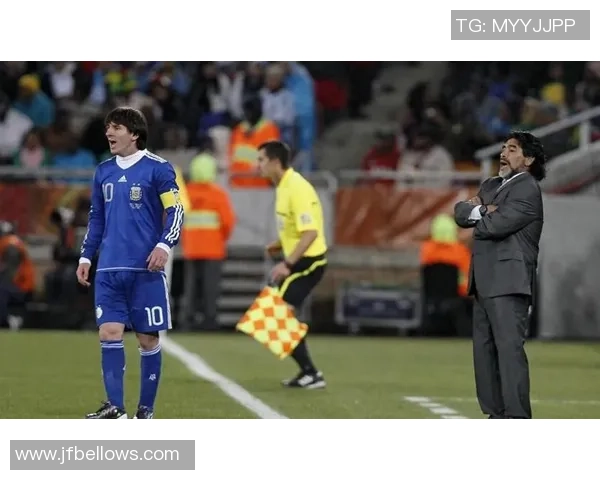 街头采访足球明星揭秘他们的训练生活与比赛心态