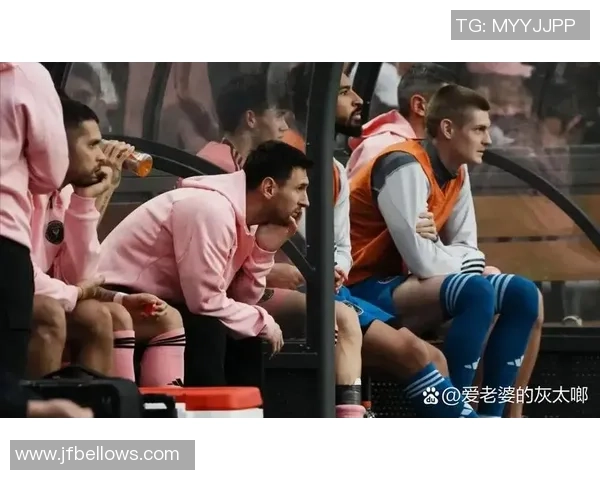 著名足球明星震撼转会引发全球球迷热议与媒体关注 著名足球明星震撼转会引发全球球迷热议与媒体关注